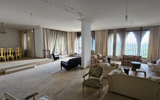Adma Sale Villa need Renovation