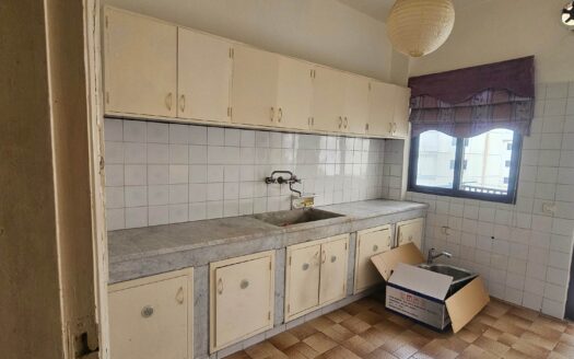 Huge Apartment Adonis Sale Balcony