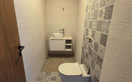 New Apartment Kfarhbab For Sale