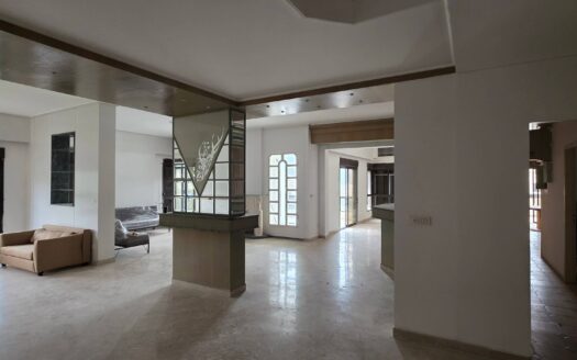 Huge Apartment Adma Need Renovation Sale