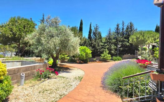 Alaay Bhamdoun Mansourieh Villa Sale