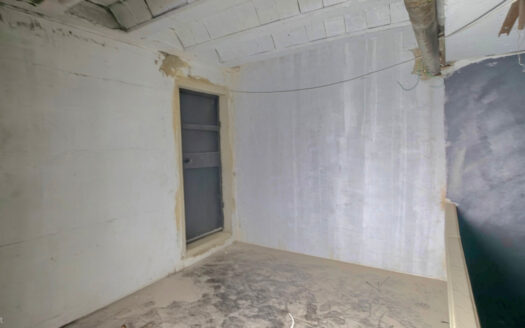 Maten Naher El Mote Garage For Rent