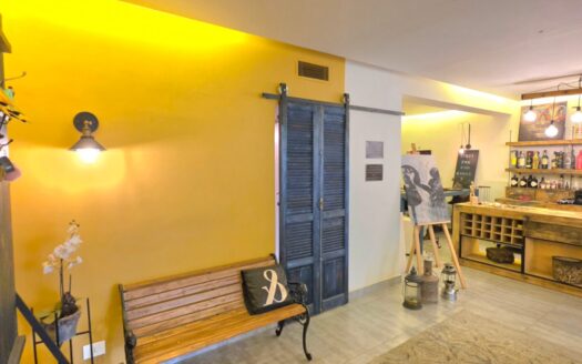 Maten Mazraat Yashoueh Huge Apartment For Sale
